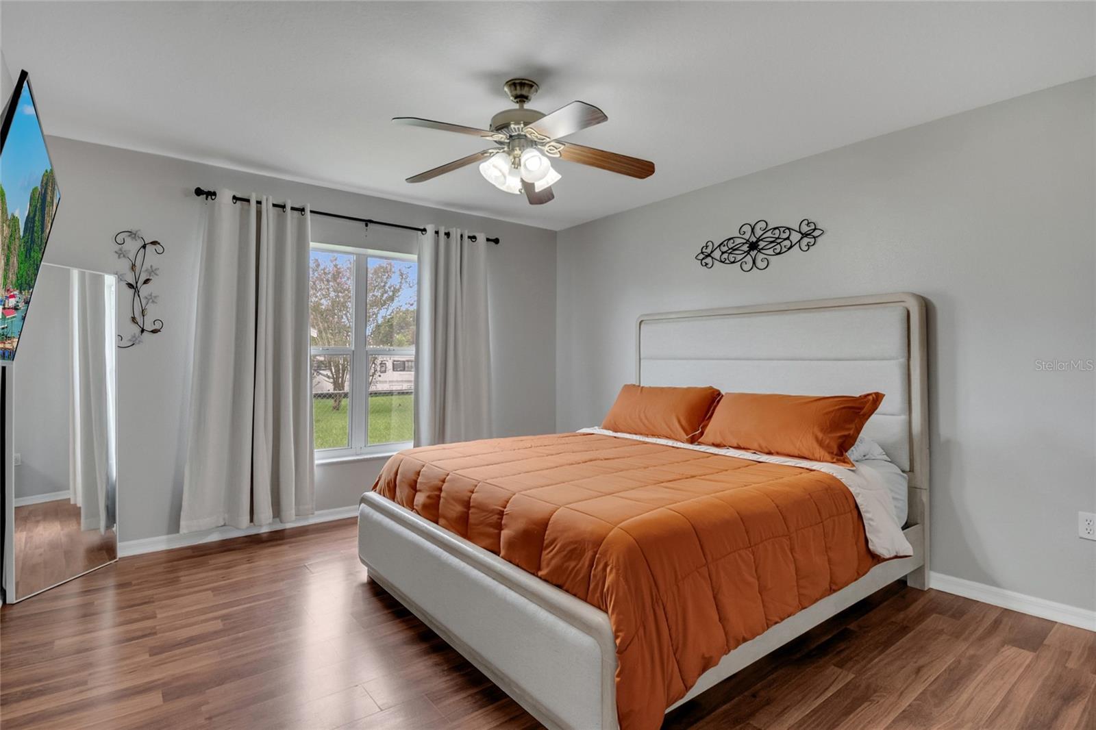 Image 21 of 29 For 645 65th Street
