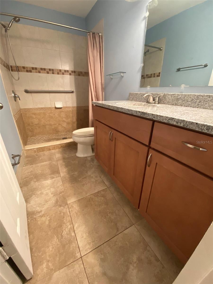 Image 16 of 17 For 962 Newcastle Cir  100