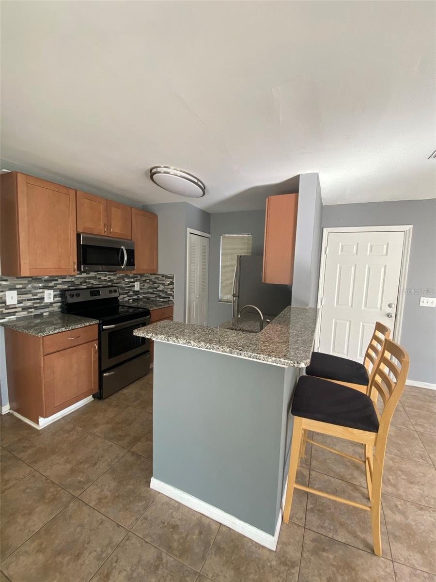 Image 6 of 17 For 962 Newcastle Cir  100