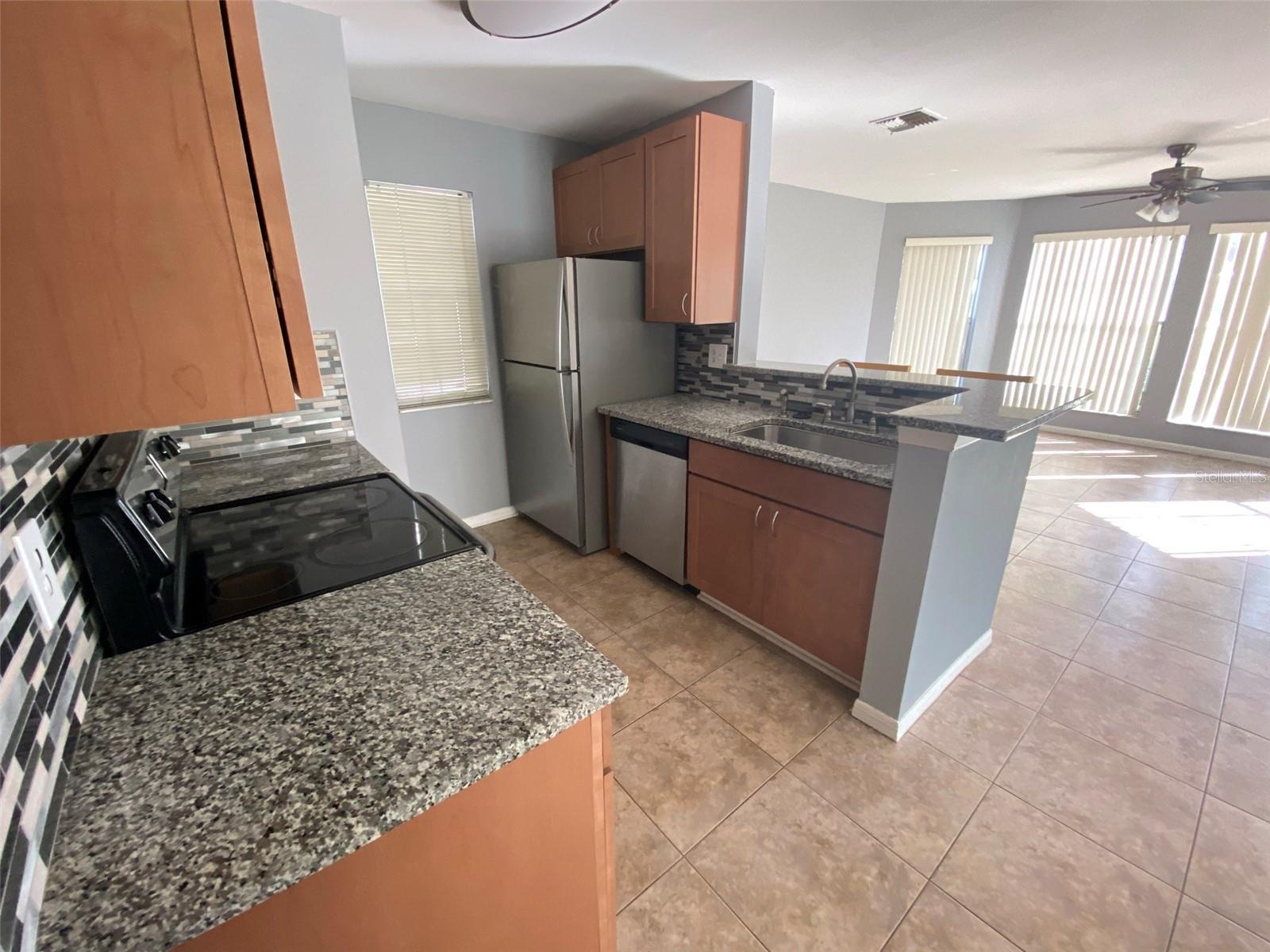 Image 7 of 17 For 962 Newcastle Cir  100