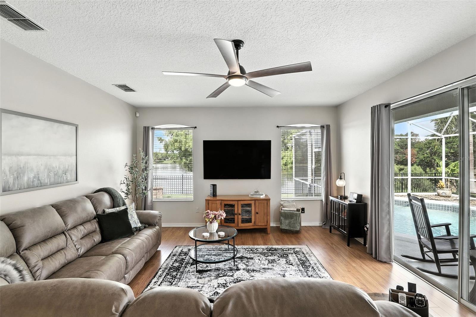 Image 10 of 40 For 13855 Bluewater Circle