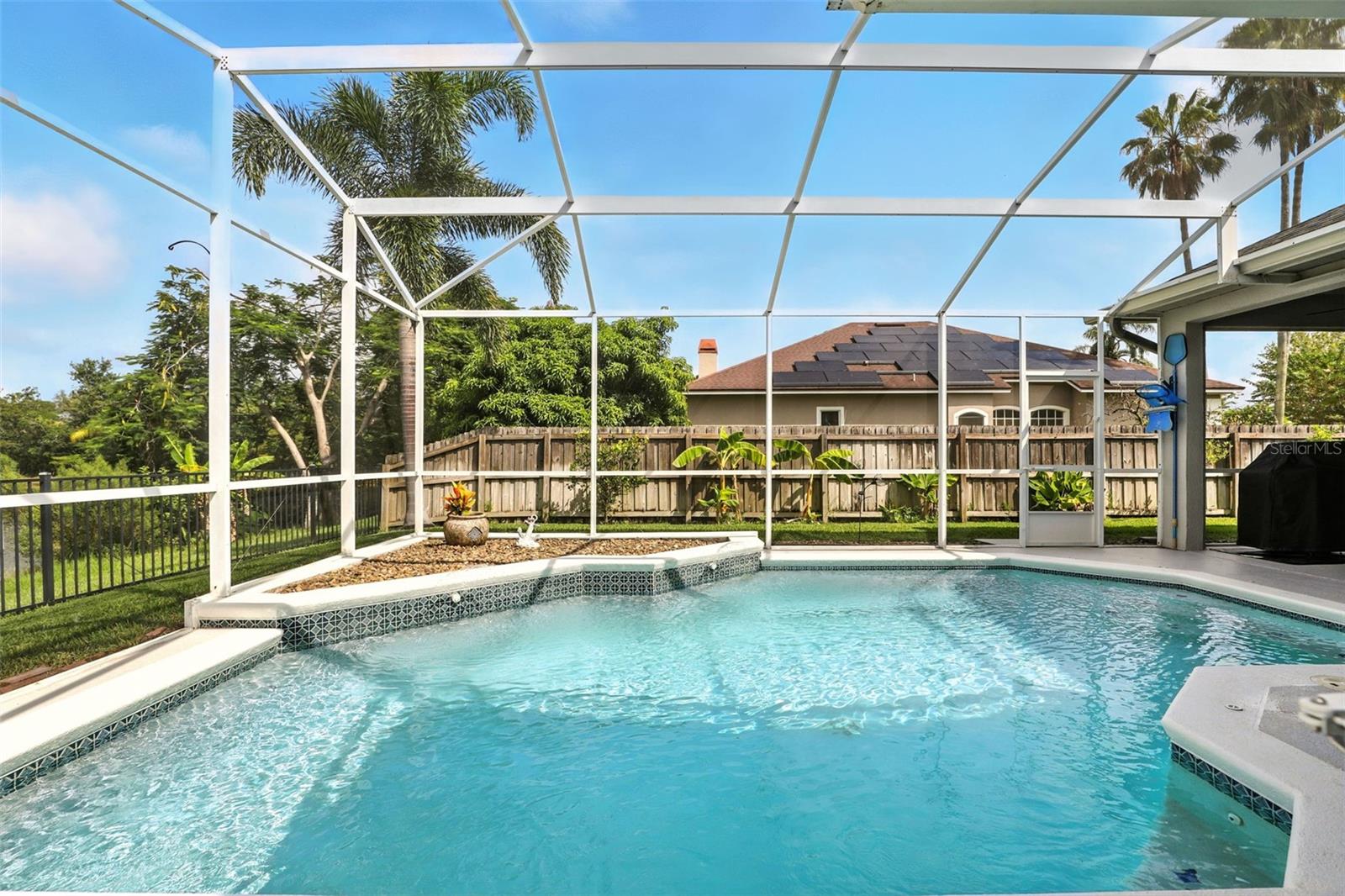 Image 33 of 40 For 13855 Bluewater Circle