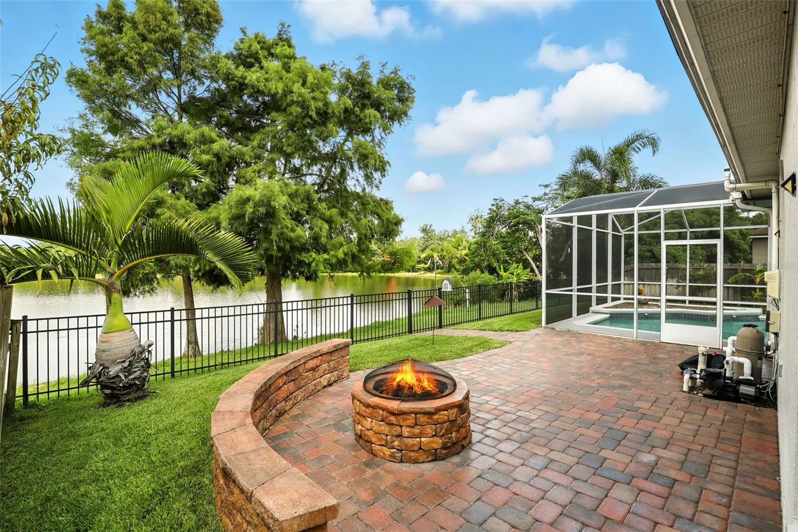 Image 36 of 40 For 13855 Bluewater Circle