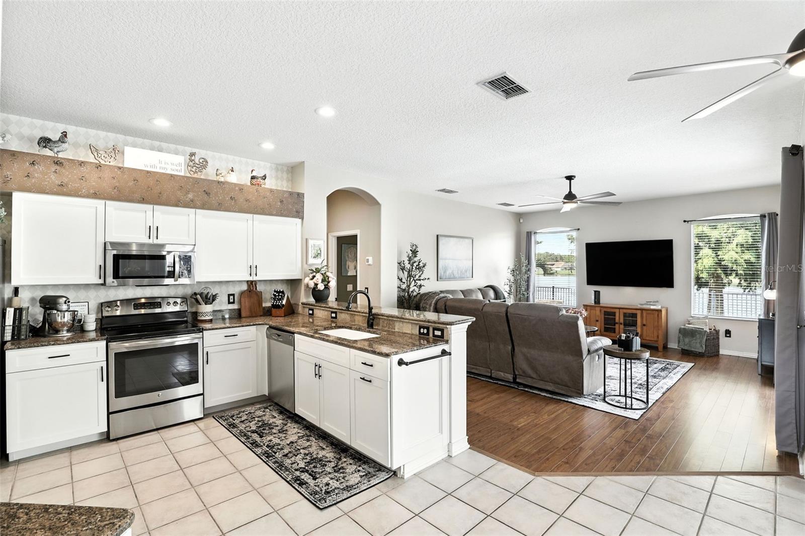 Image 8 of 40 For 13855 Bluewater Circle