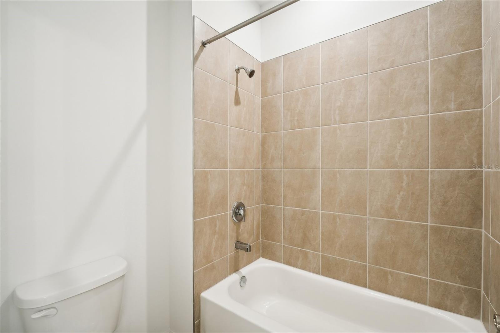 Image 15 of 27 For 890 Pebble Crest Lane