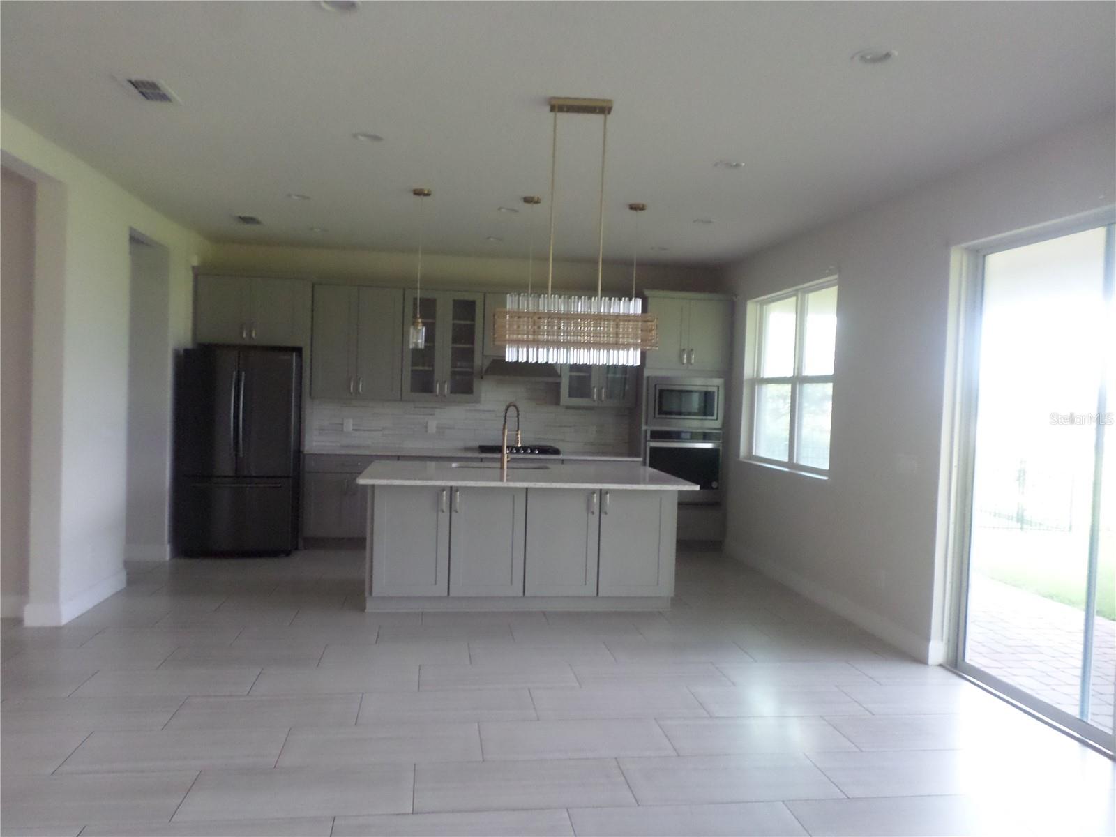 Image 5 of 13 For 2659 Park Ridge Street