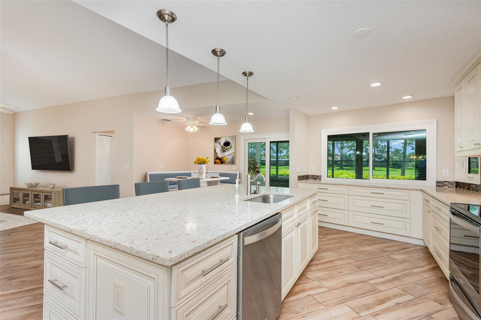 Image 12 of 47 For 1888 Seclusion Drive