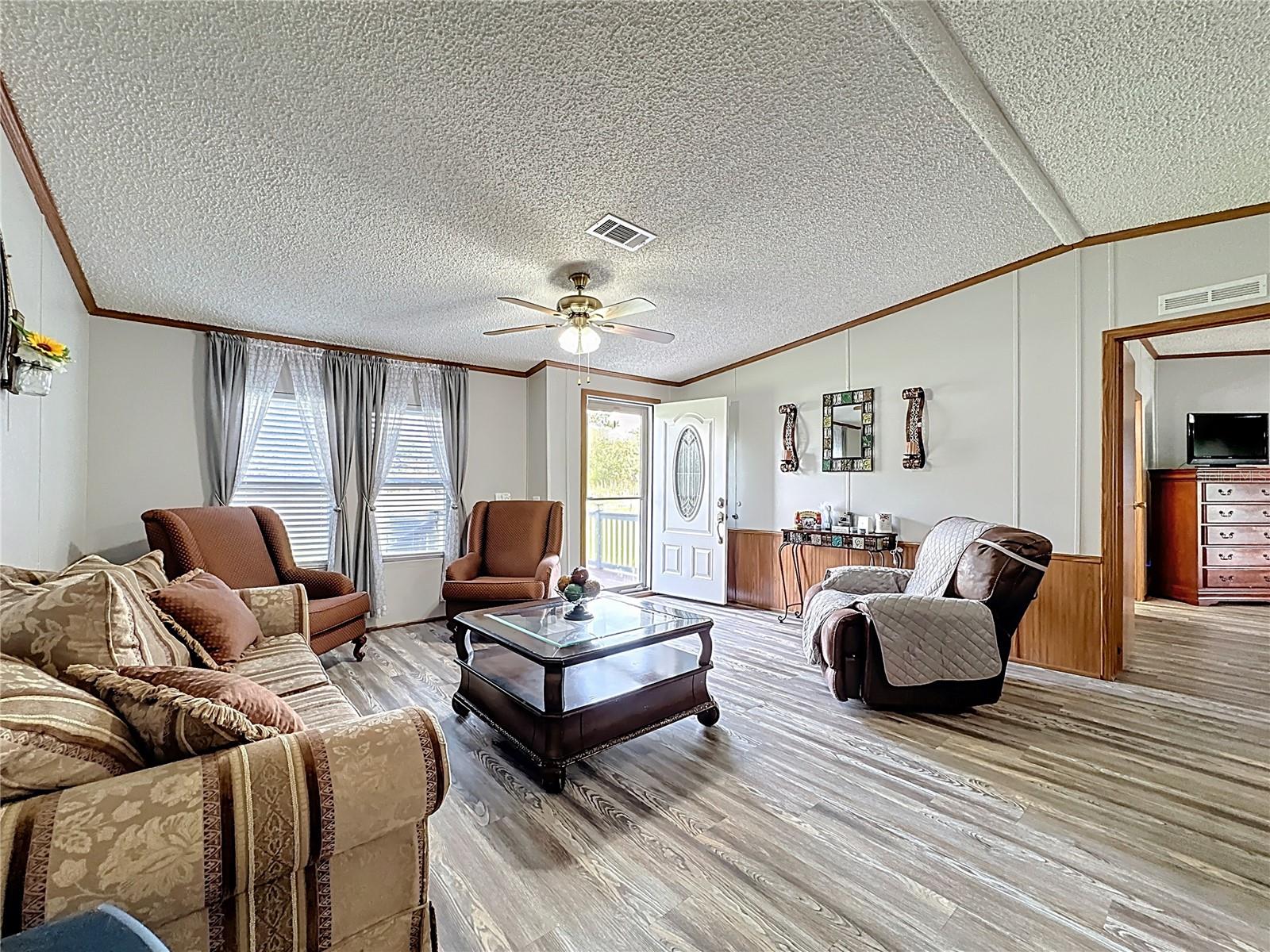 Image 11 of 89 For 4165 Kaiser Avenue