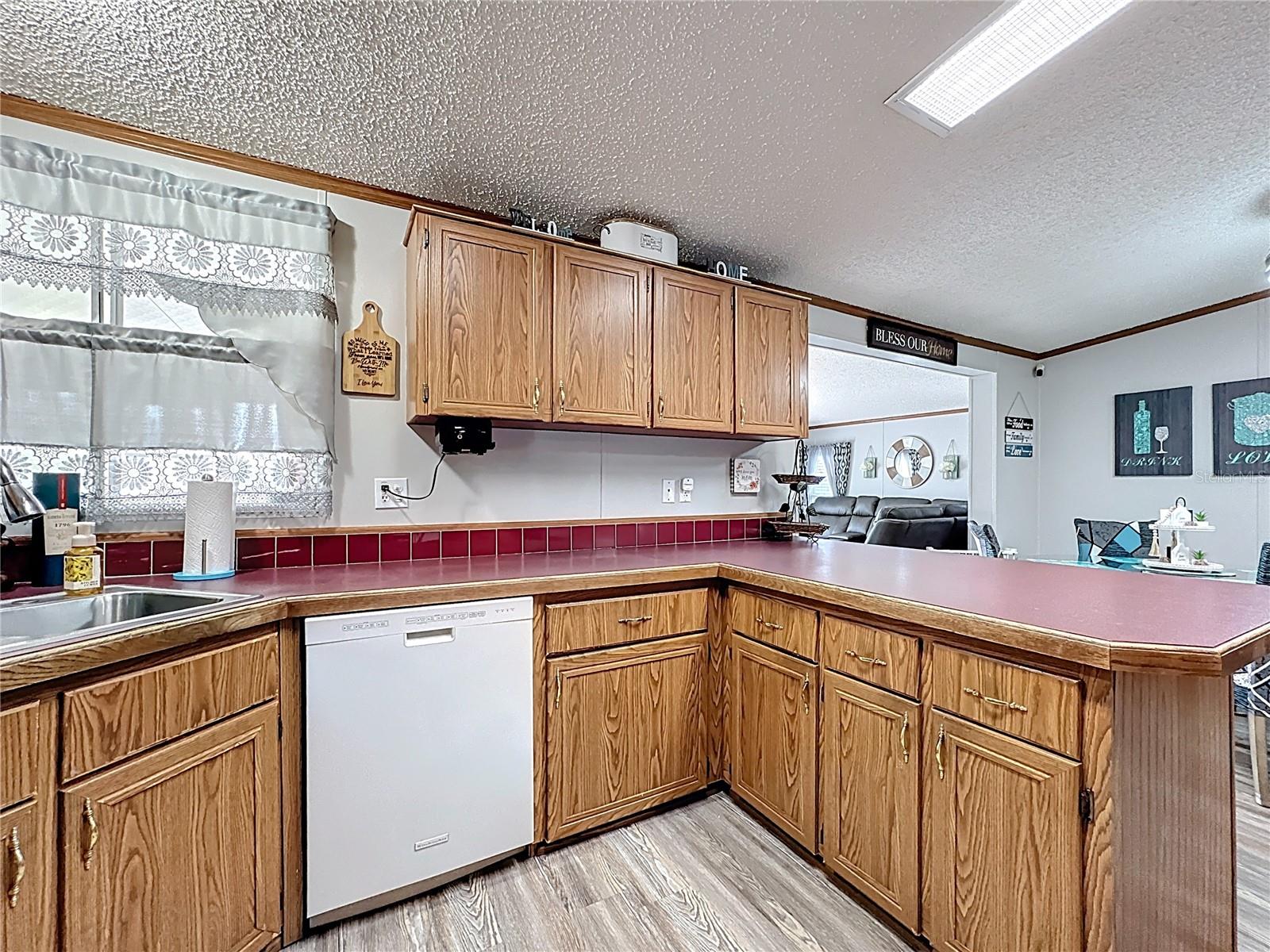 Image 17 of 89 For 4165 Kaiser Avenue