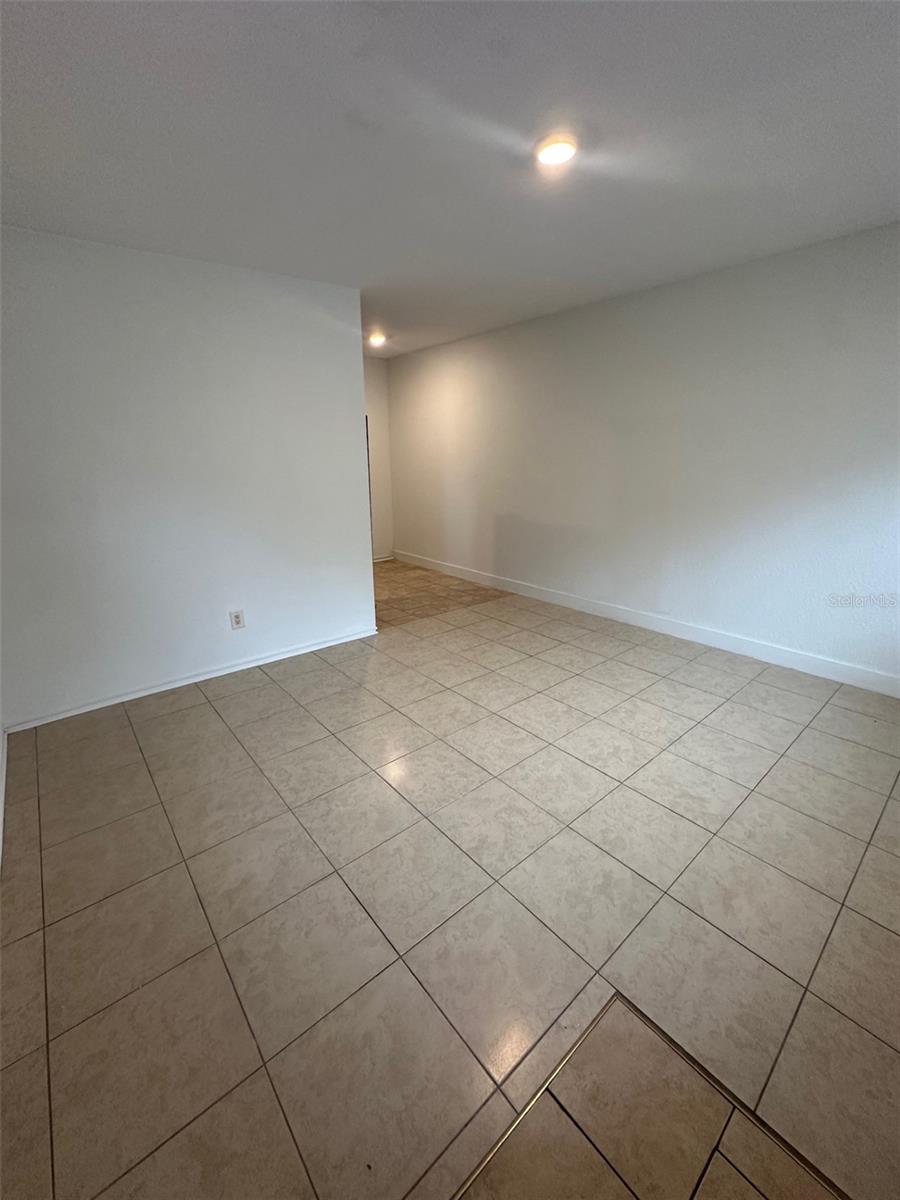 Image 3 of 15 For 1716 Kaley Avenue