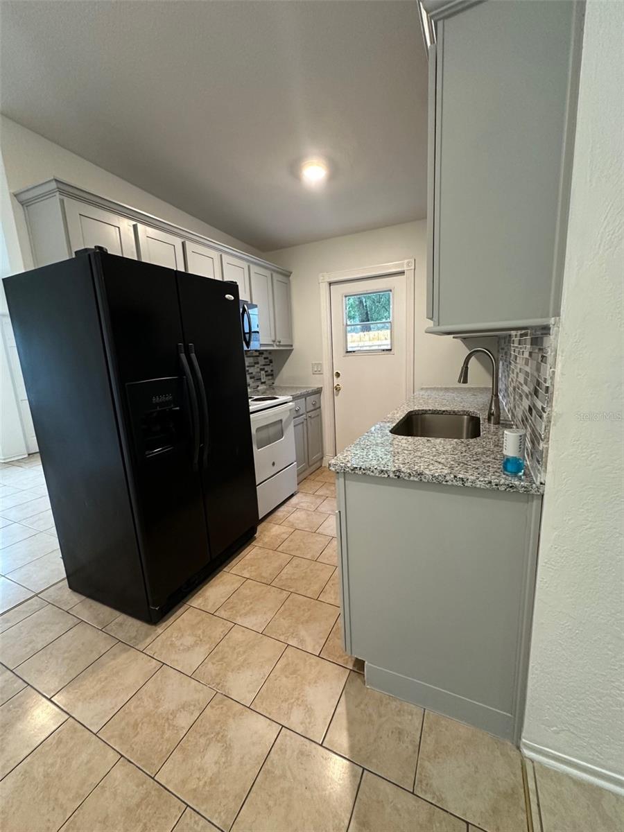 Image 5 of 15 For 1716 Kaley Avenue