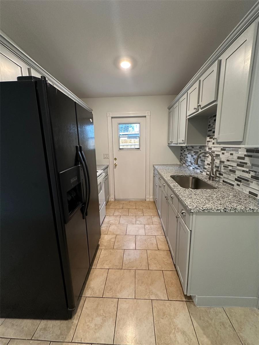 Image 6 of 15 For 1716 Kaley Avenue
