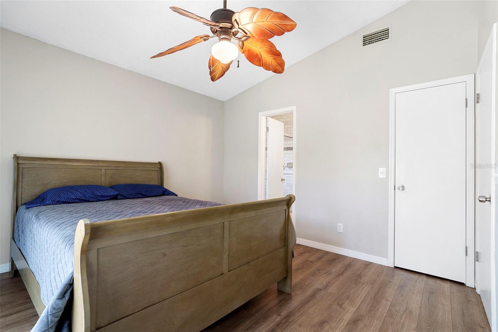 Image 29 of 41 For 2033 Garwood Drive