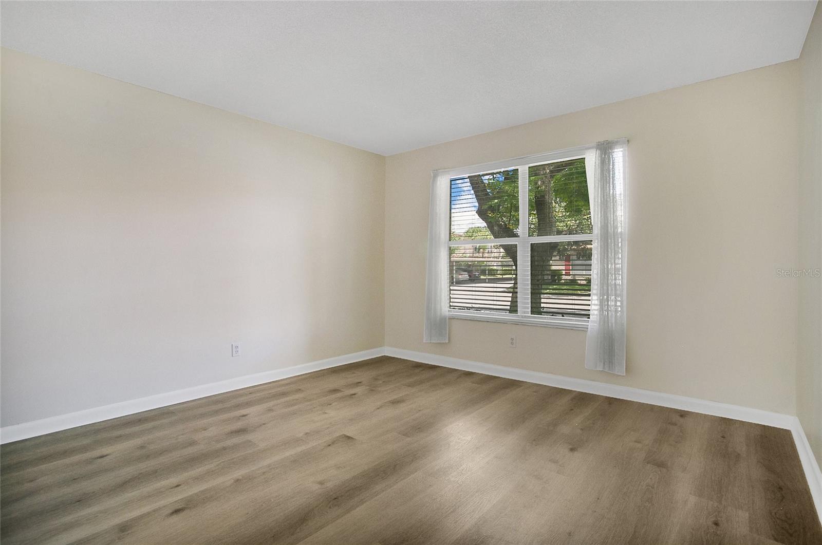 Image 11 of 23 For 200 Saint Andrews Boulevard 3502