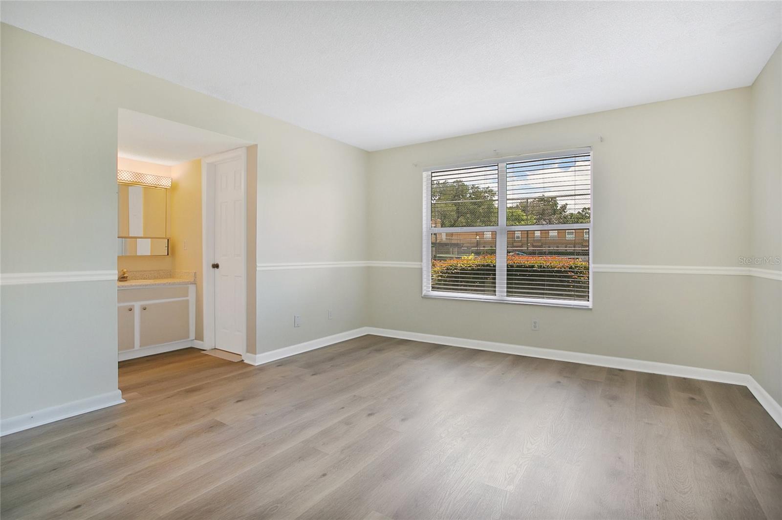 Image 14 of 23 For 200 Saint Andrews Boulevard 3502