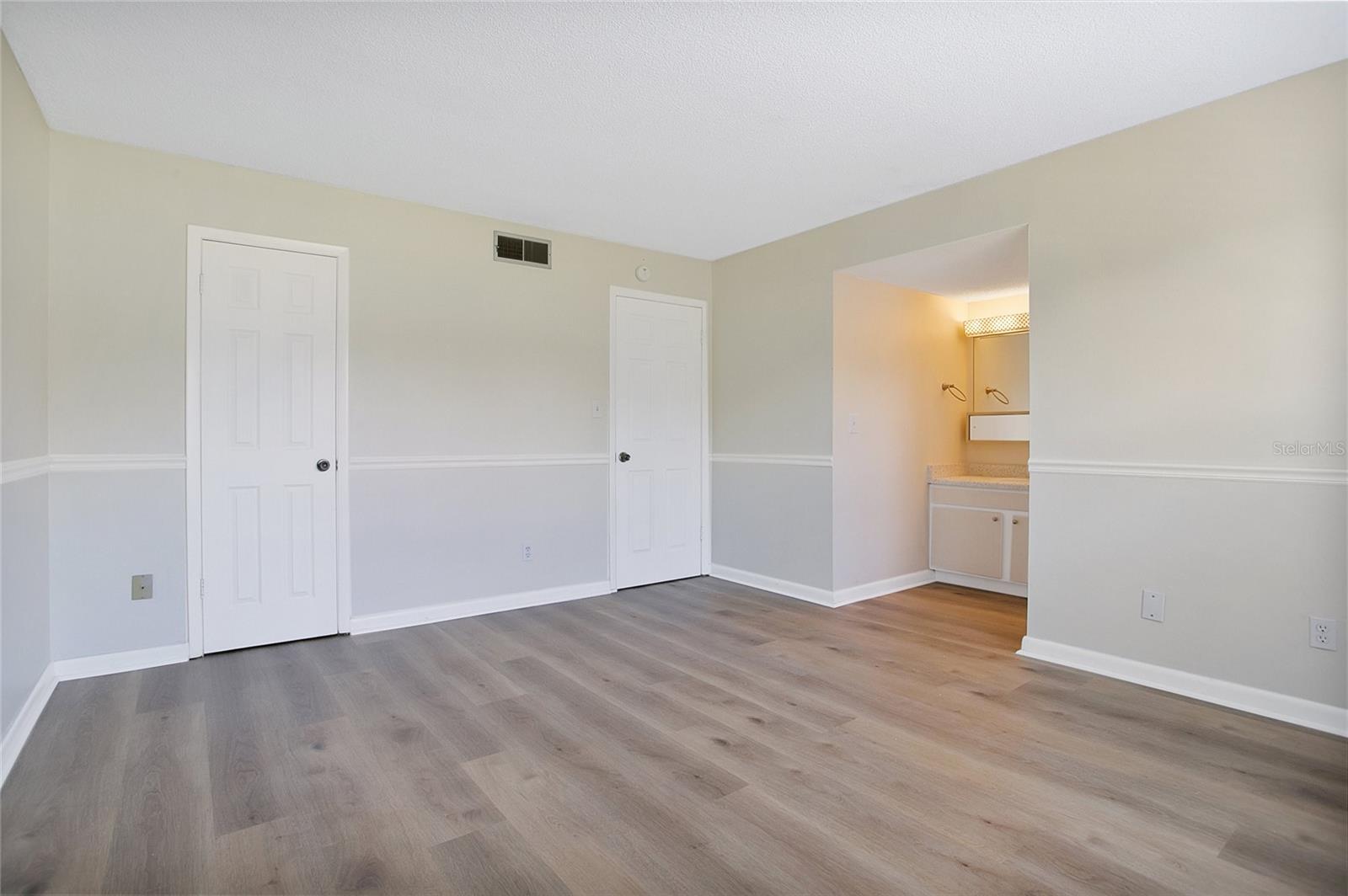 Image 16 of 23 For 200 Saint Andrews Boulevard 3502