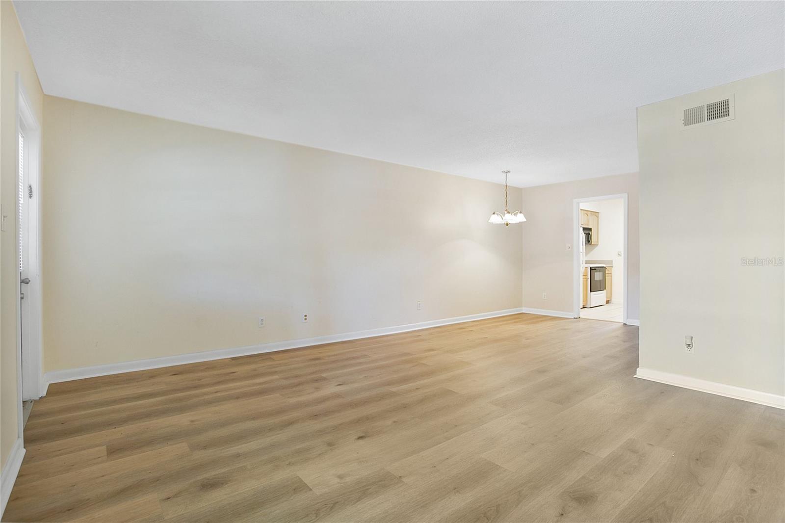 Image 3 of 23 For 200 Saint Andrews Boulevard 3502