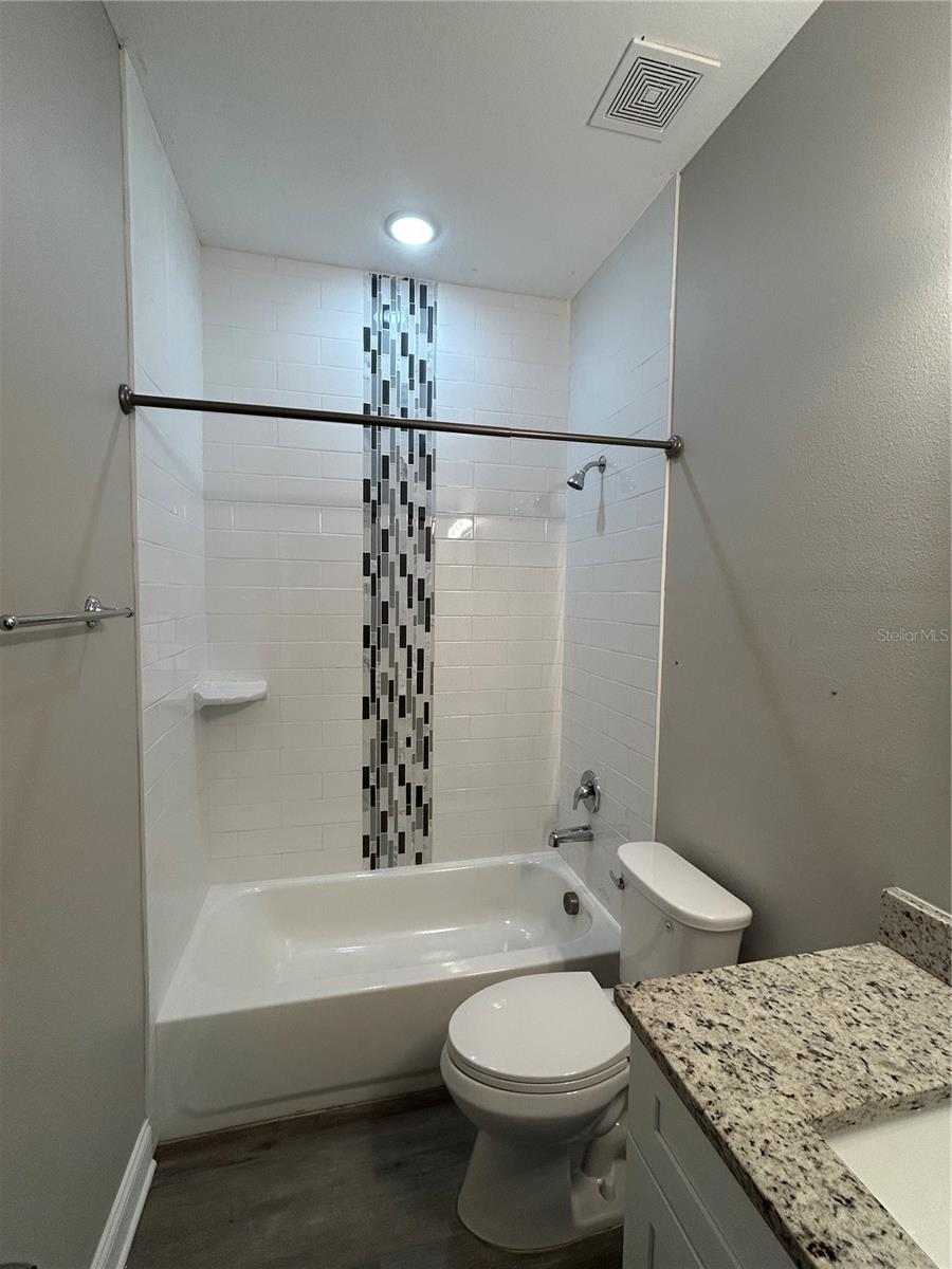 Image 11 of 21 For 817 Savona Place A