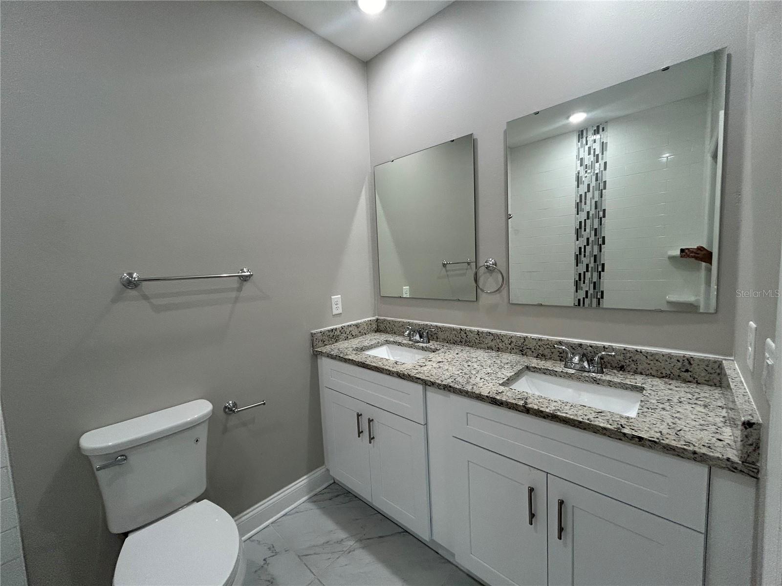 Image 16 of 21 For 817 Savona Place A