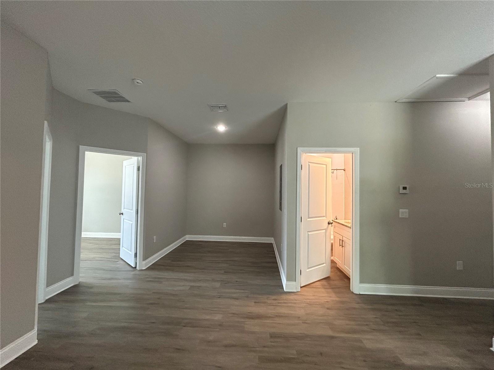 Image 19 of 21 For 817 Savona Place A