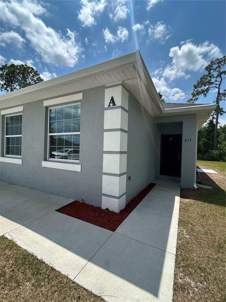 Image 2 of 21 For 817 Savona Place A