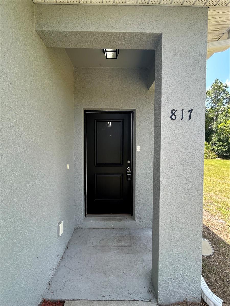 Image 3 of 21 For 817 Savona Place A