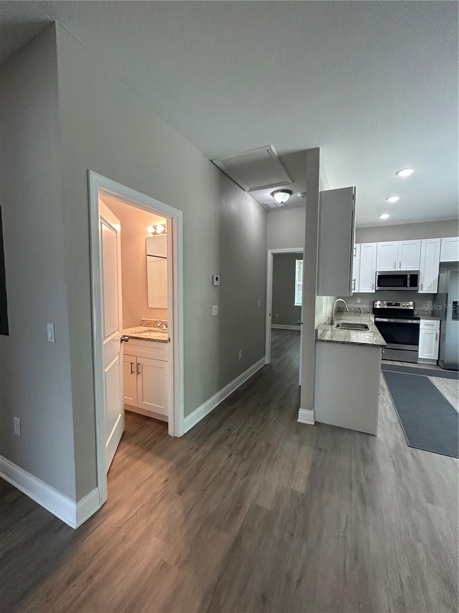 Image 6 of 21 For 817 Savona Place A
