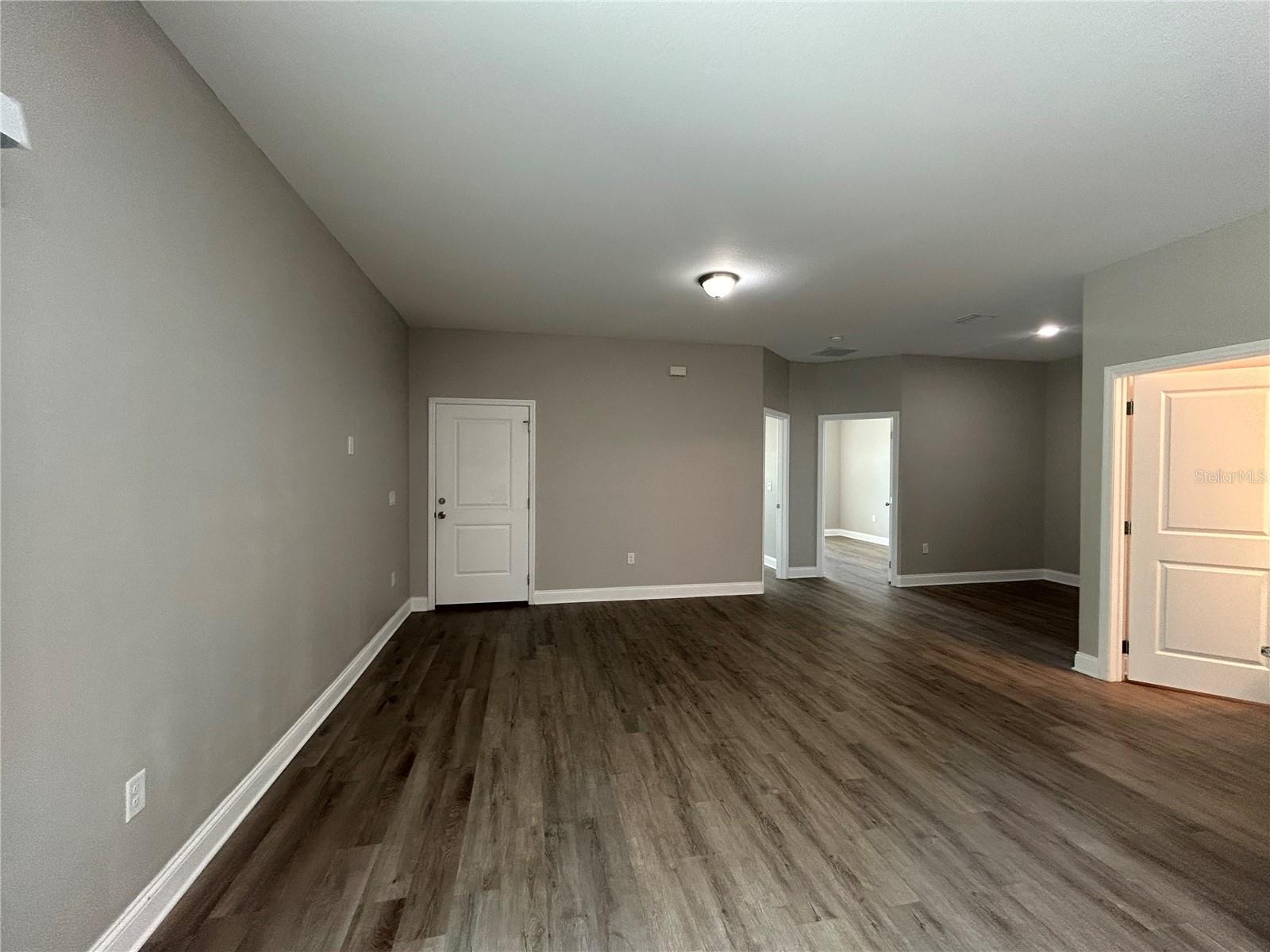 Image 8 of 21 For 817 Savona Place A