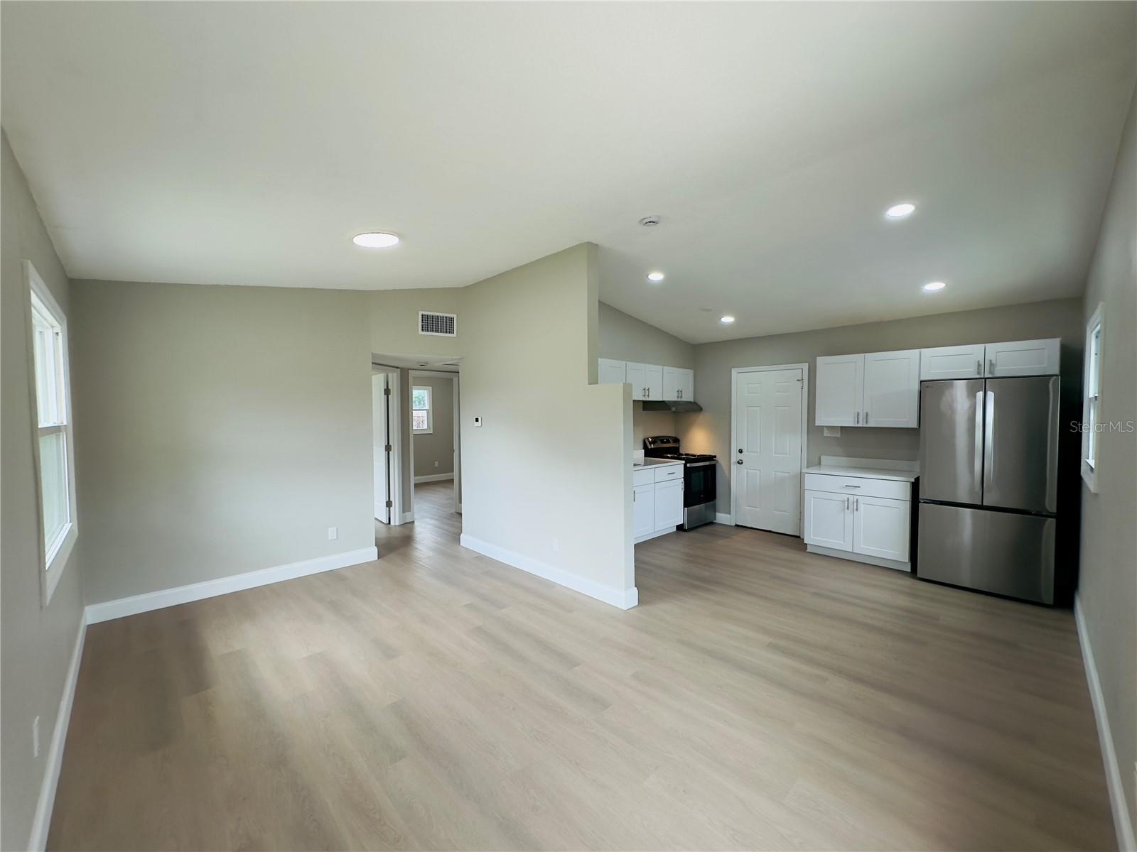 Image 2 of 18 For 3235 Oakley Avenue S
