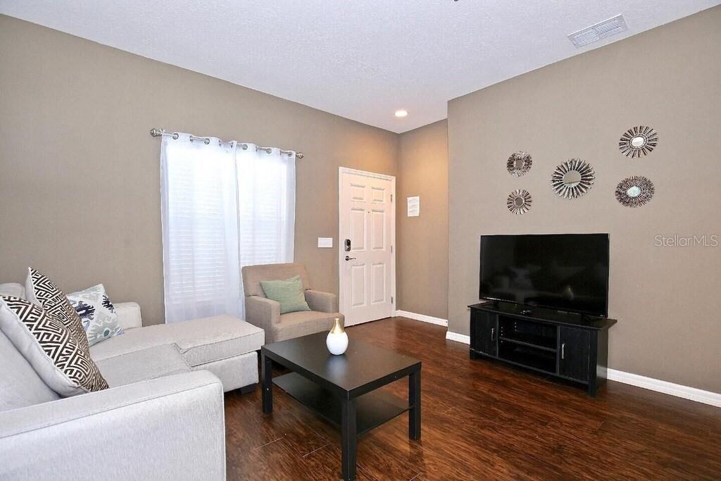Image 7 of 18 For 3211 Wish Avenue