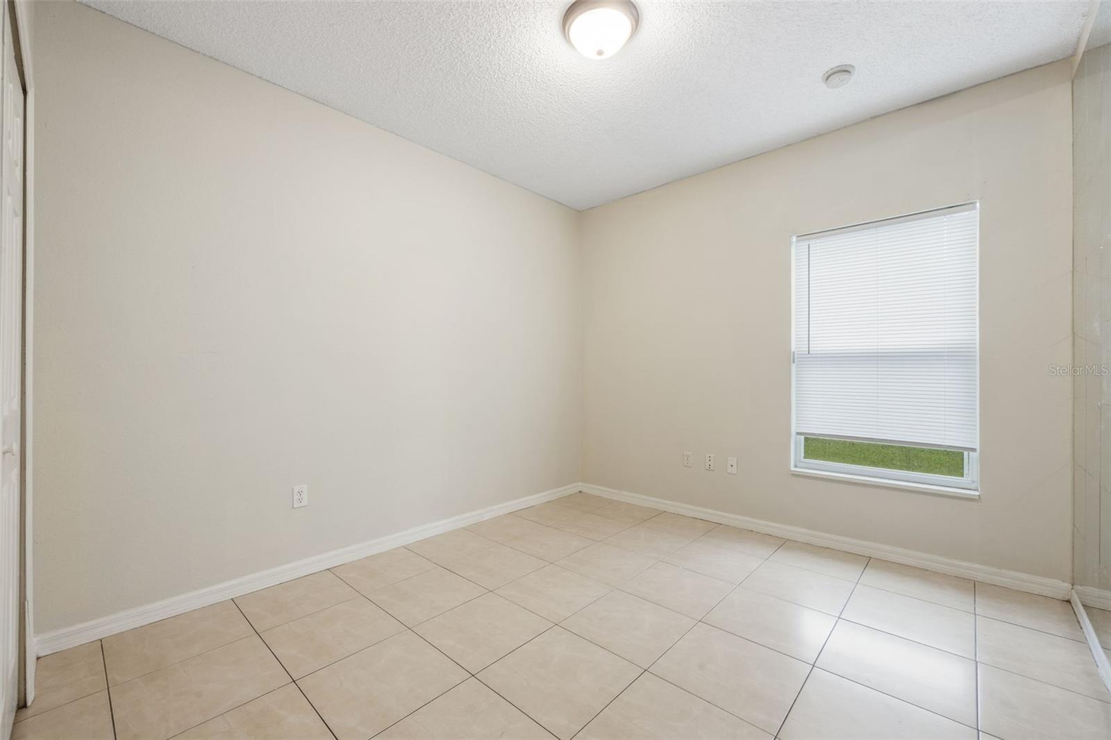 Image 15 of 21 For 1102 Perpignan Court