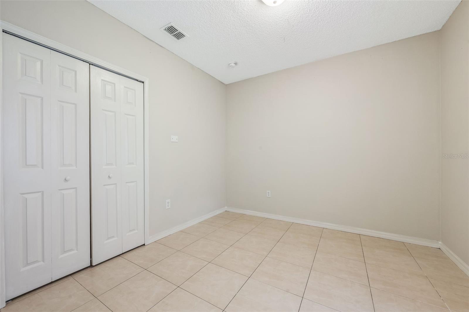 Image 17 of 21 For 1102 Perpignan Court