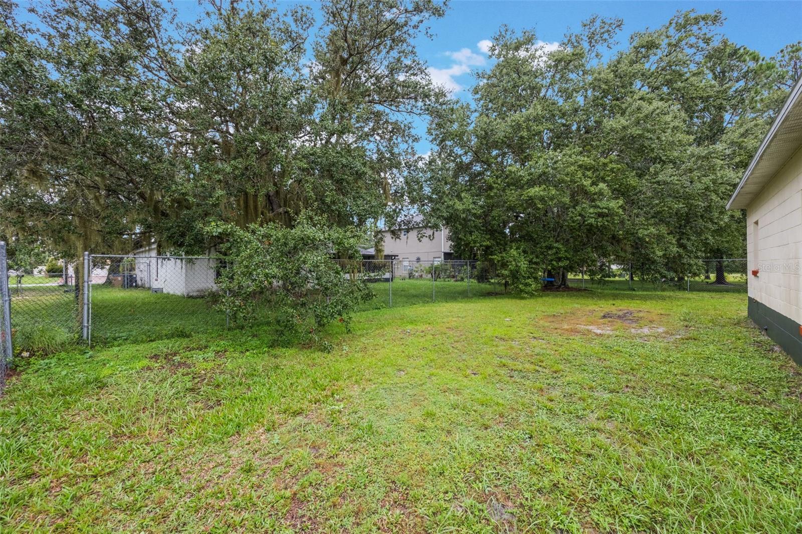 Image 19 of 21 For 1102 Perpignan Court