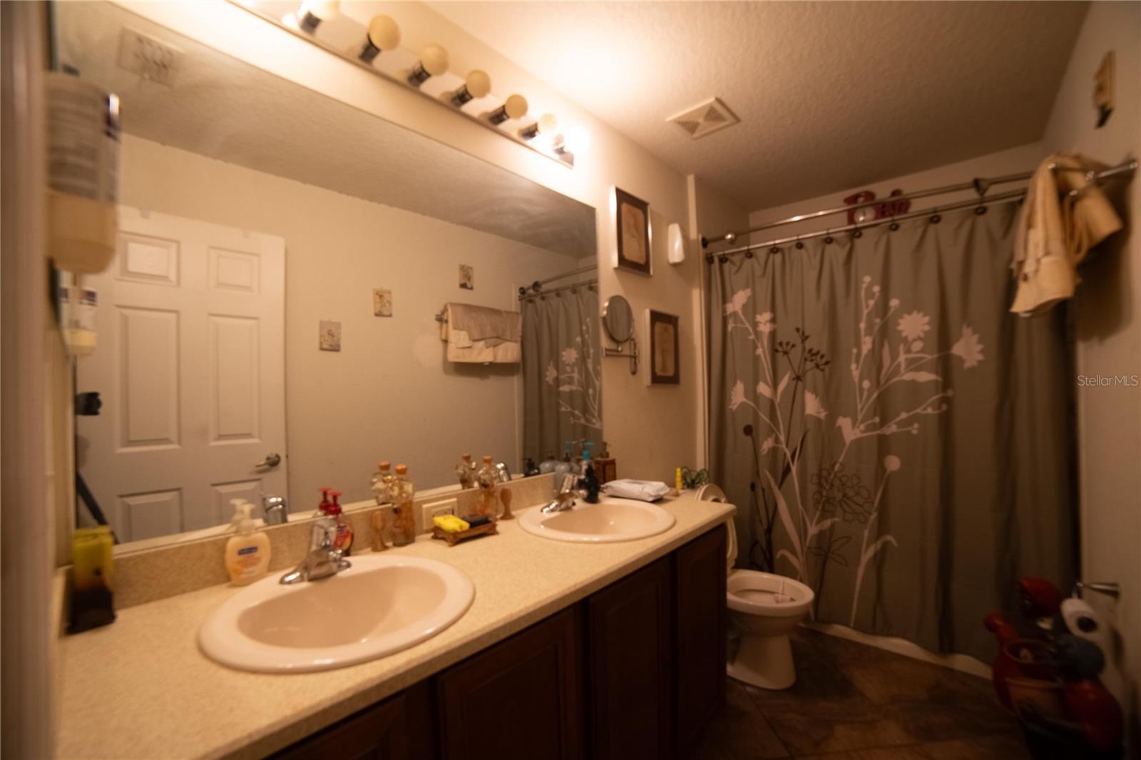 Image 19 of 26 For 801 San Remo Court