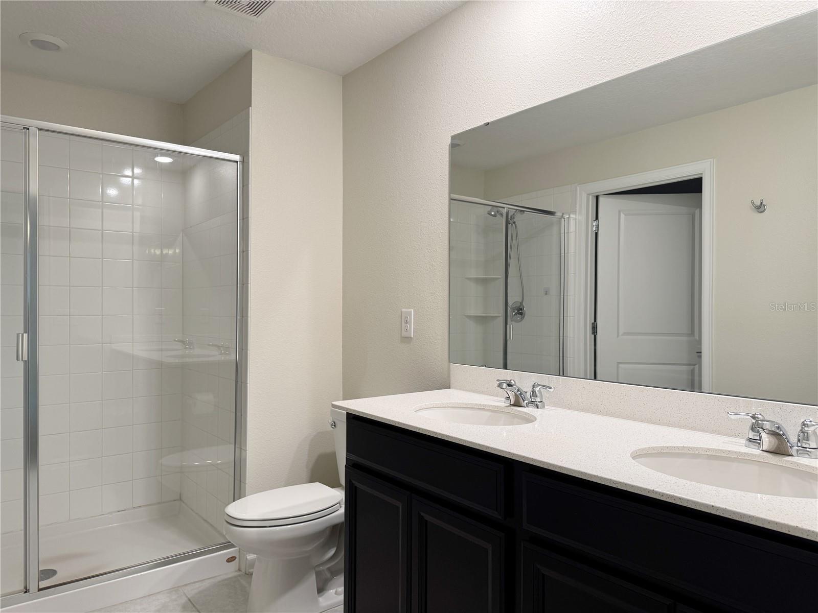 Image 13 of 24 For 16444 Champlain Street