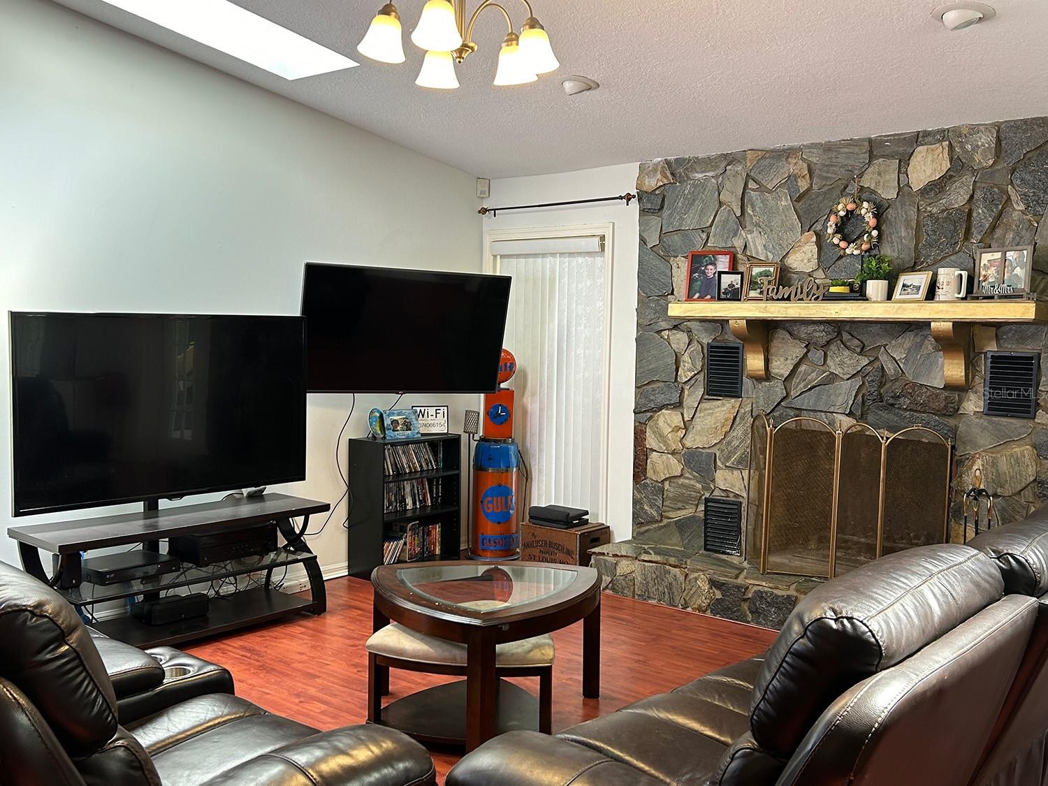 Image 22 of 49 For 18550 Lake Emma Drive