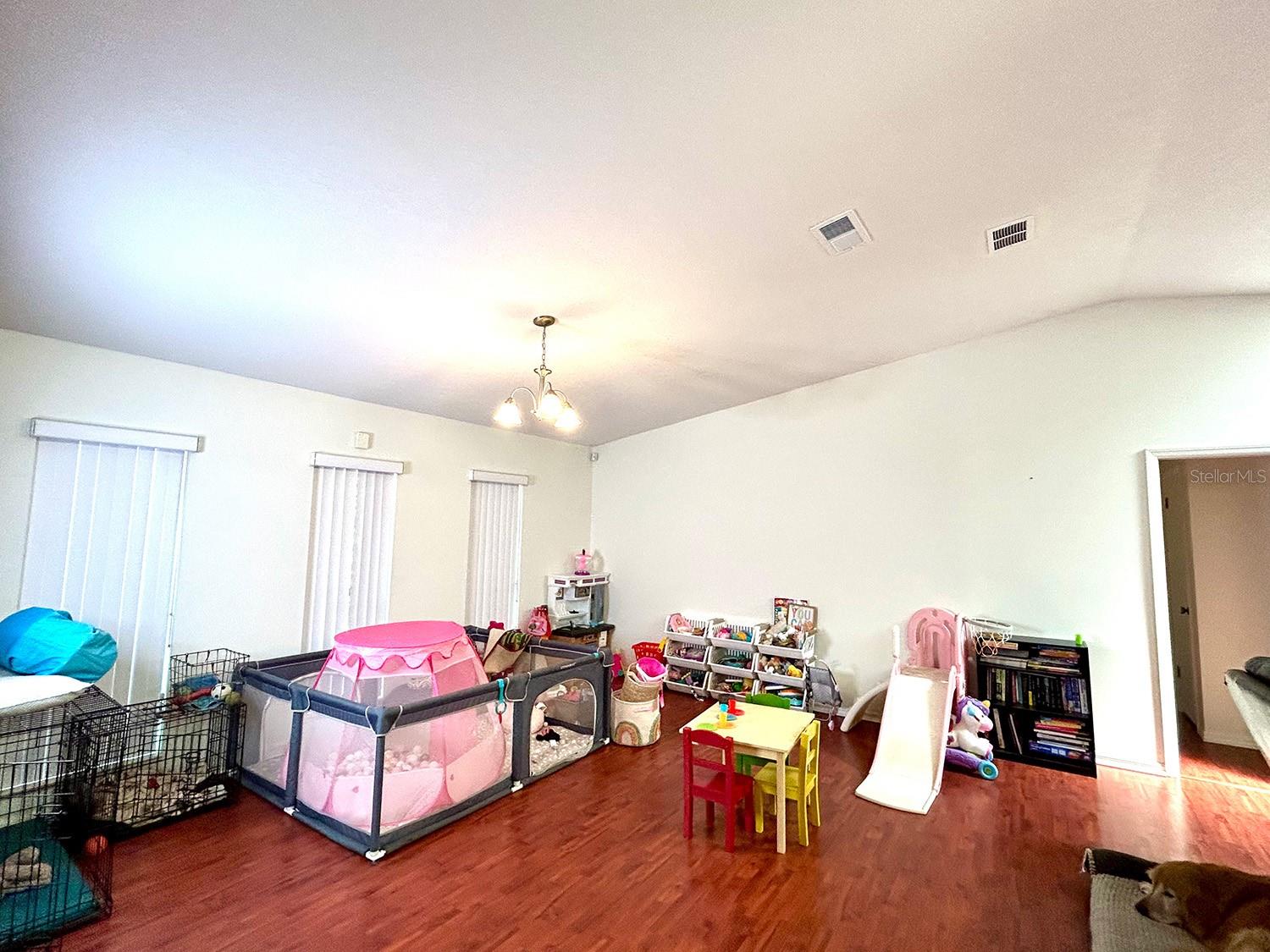 Image 36 of 49 For 18550 Lake Emma Drive