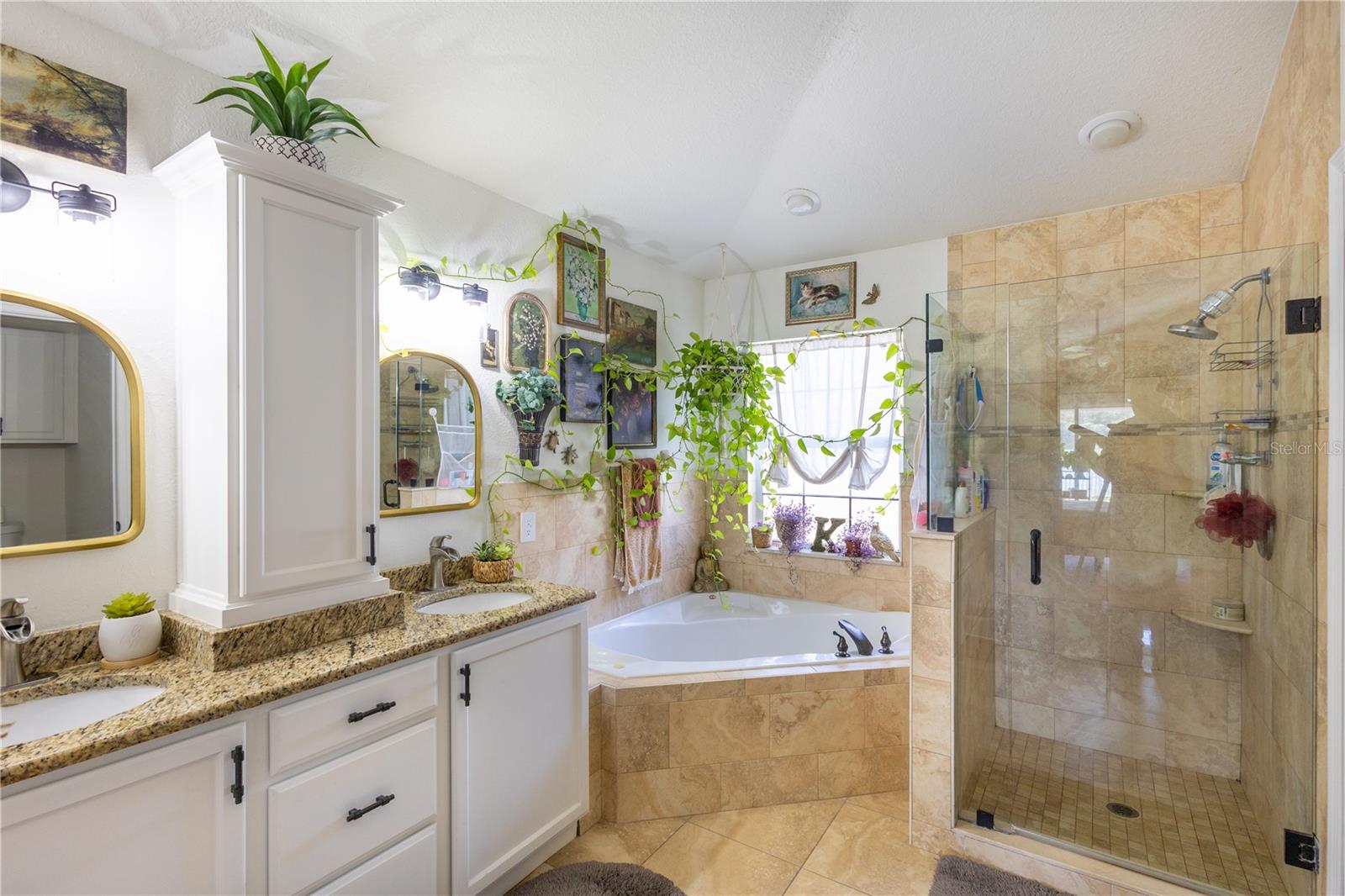 Image 11 of 33 For 2902 Caroline Victoria Court