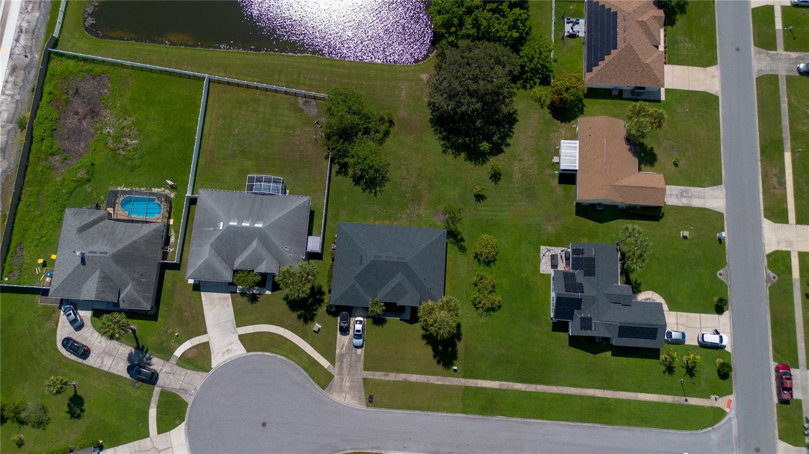 Image 18 of 33 For 2902 Caroline Victoria Court