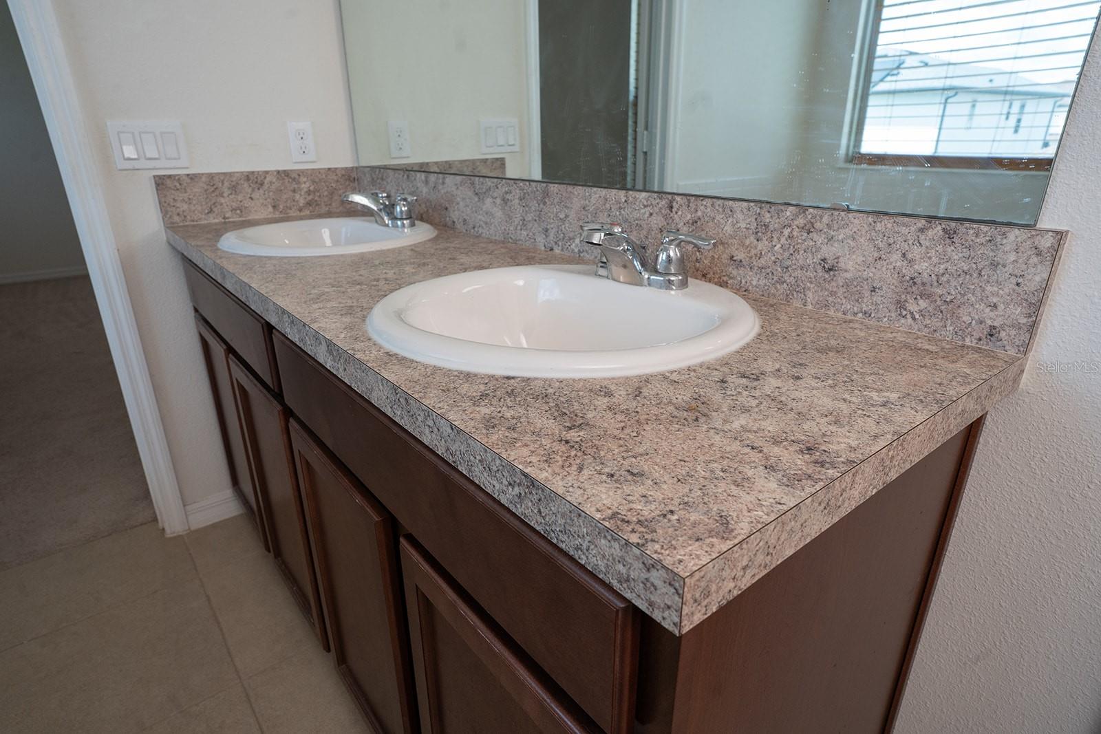 Image 46 of 59 For 2905 Summer Green Trail