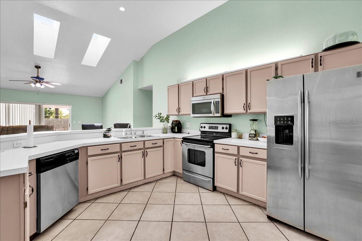 Image 5 of 23 For 2554 Smithfield Drive