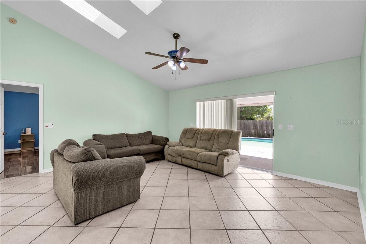 Image 7 of 23 For 2554 Smithfield Drive