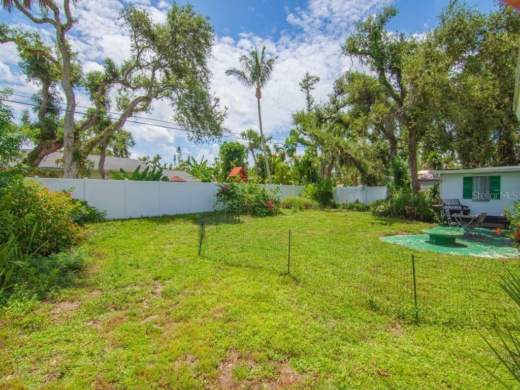 Image 3 of 15 For 628 Banyan Road