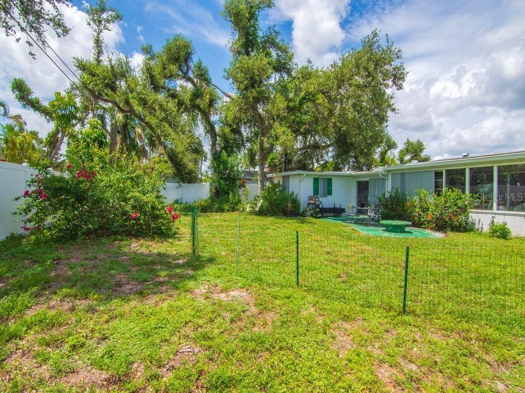 Image 4 of 15 For 628 Banyan Road