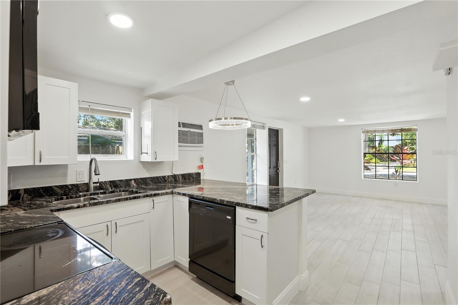 Image 8 of 15 For 1906 Cloverlawn Avenue