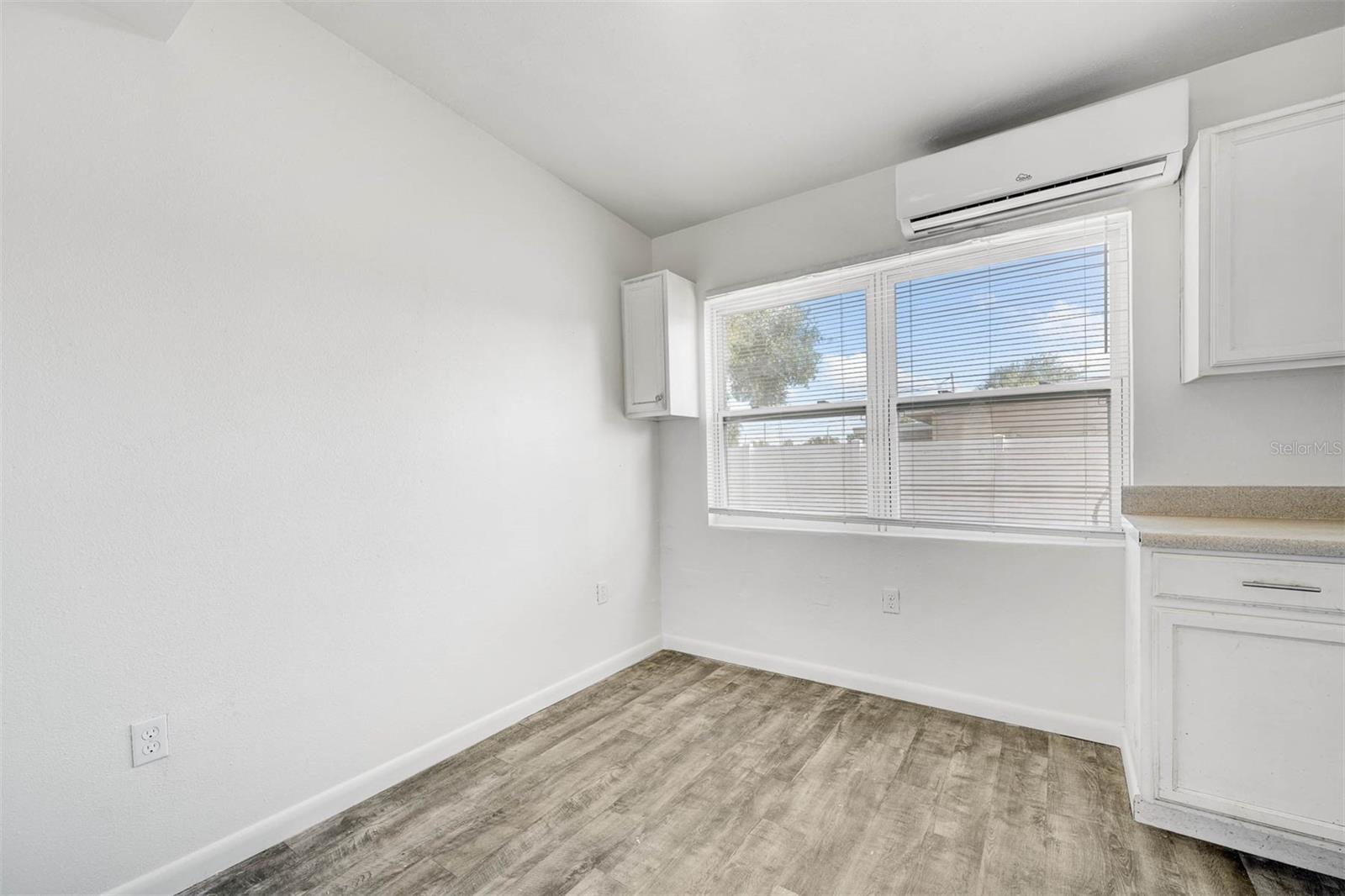 Image 8 of 28 For 5211 Bonnie Brae Circle