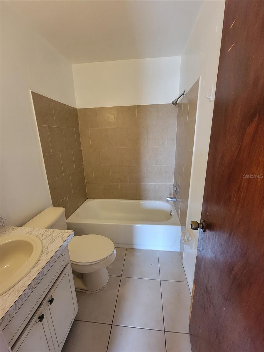 Image 17 of 28 For 5856 Berry Street 14