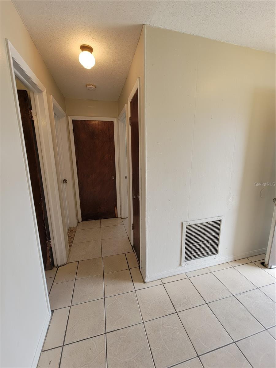 Image 18 of 28 For 5856 Berry Street 14