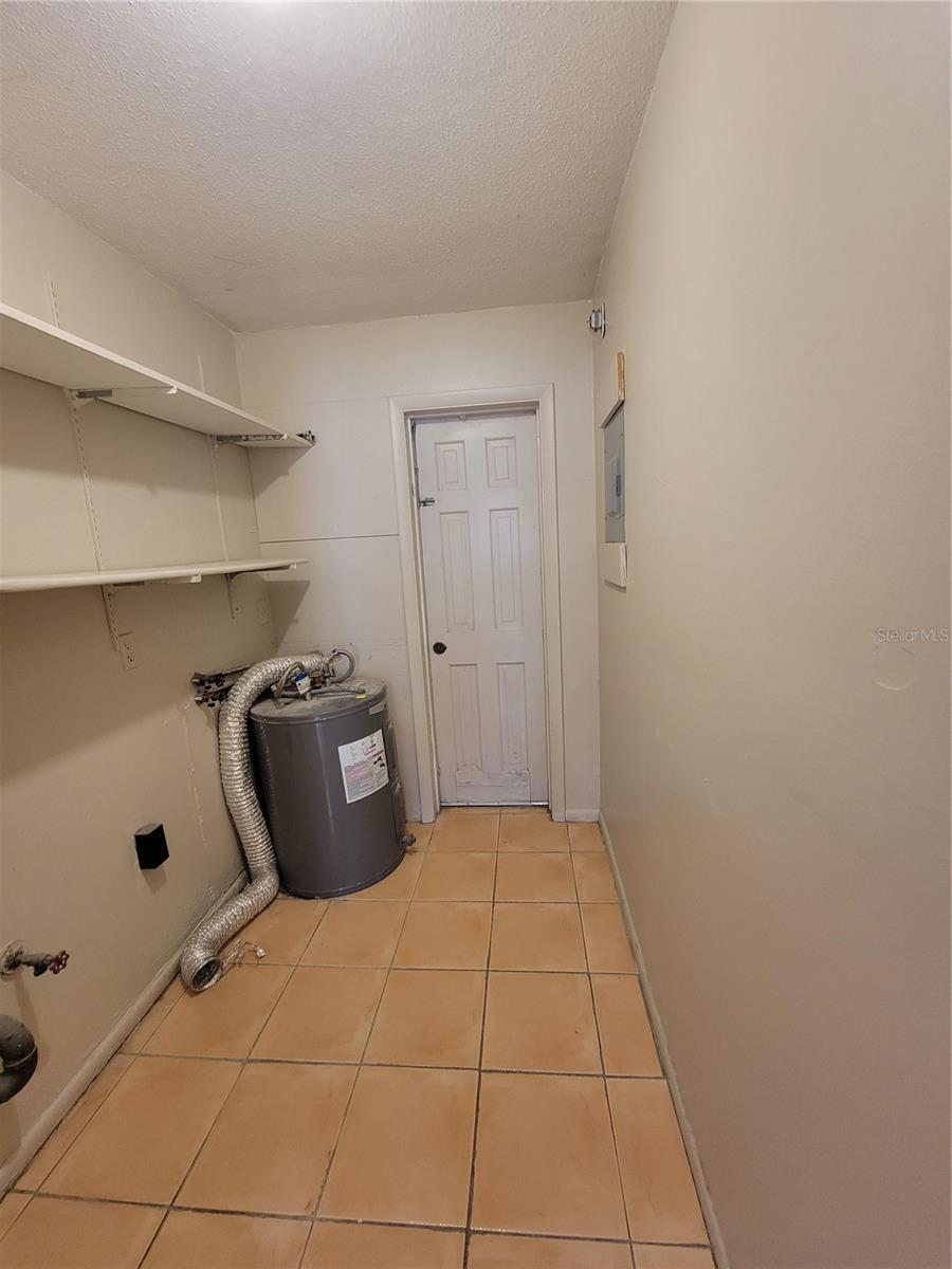 Image 8 of 28 For 5856 Berry Street 14
