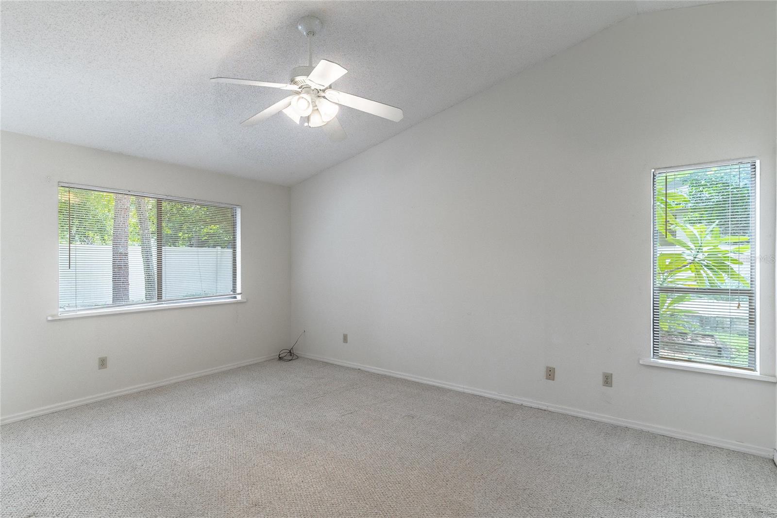 Image 13 of 25 For 971 Blackwood Street